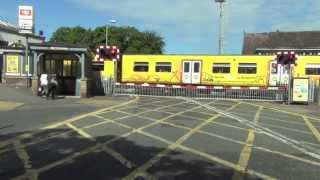 Birkdale Level Crossing [upl. by Ahearn172]